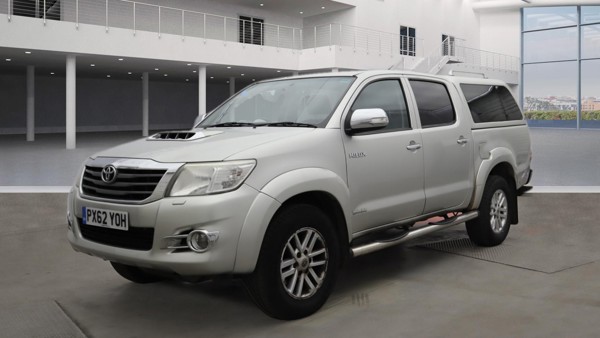 TOYOTA Hilux